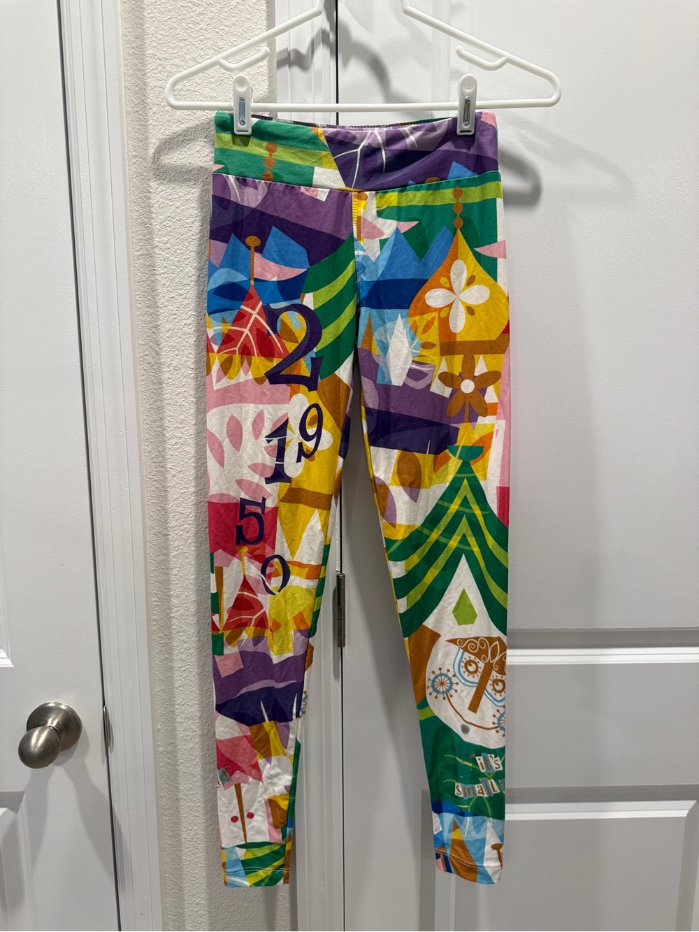Disney Parks “It’s a small world” leggings